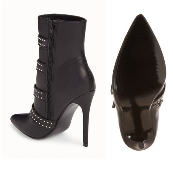 Sassy & Sexy Steve Madden Black Leather Booties - Picture 5 of 12